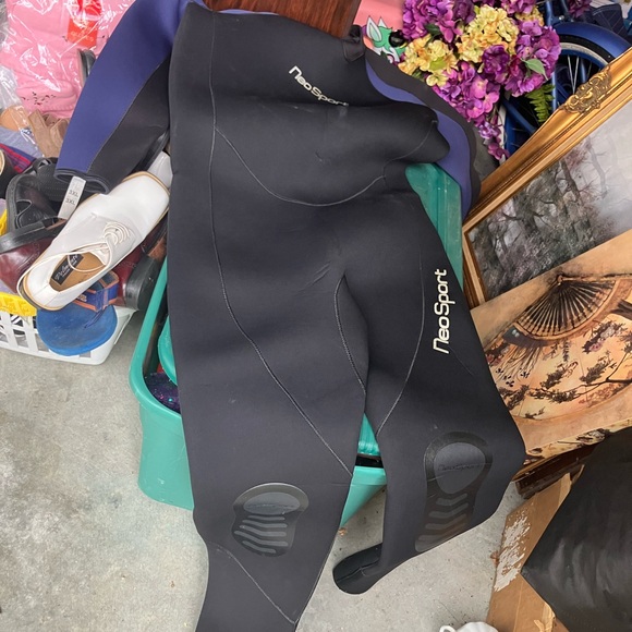 Black Men's Swim Wetsuit - Picture 1 of 4